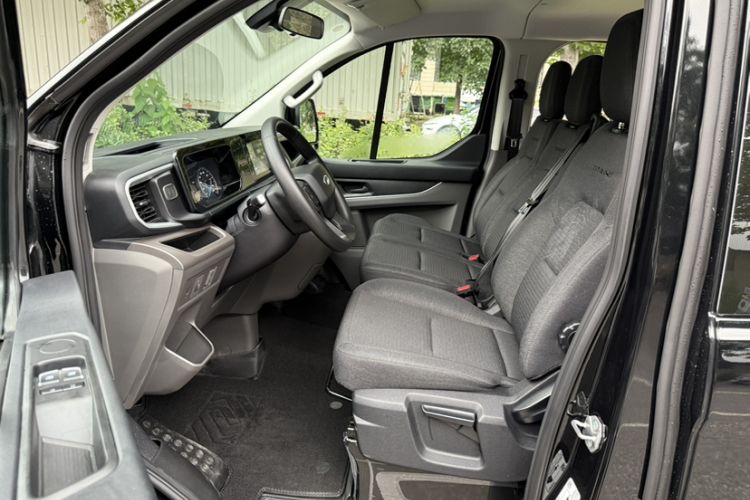 Used Ford Transit 2023 2.0T Diesel Automatic Multi-Function Commercial Vehicle Mid-Axle Low-Roof Design 5/6 Seats Left Front Seat