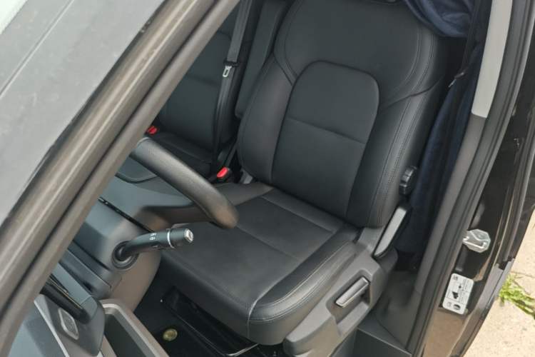 Used Ford Transit 2023 2.0T Diesel Automatic Multi-Function Commercial Vehicle Short Wheelbase Low Roof 5/6 Seats Left Front Seat