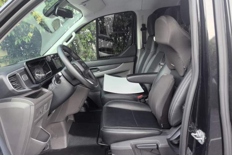 Used Ford Transit 2023 2.0T Diesel Automatic Multi-Function Commercial Vehicle Short Wheelbase Low Roof 5/6 Seats Left Front Seat