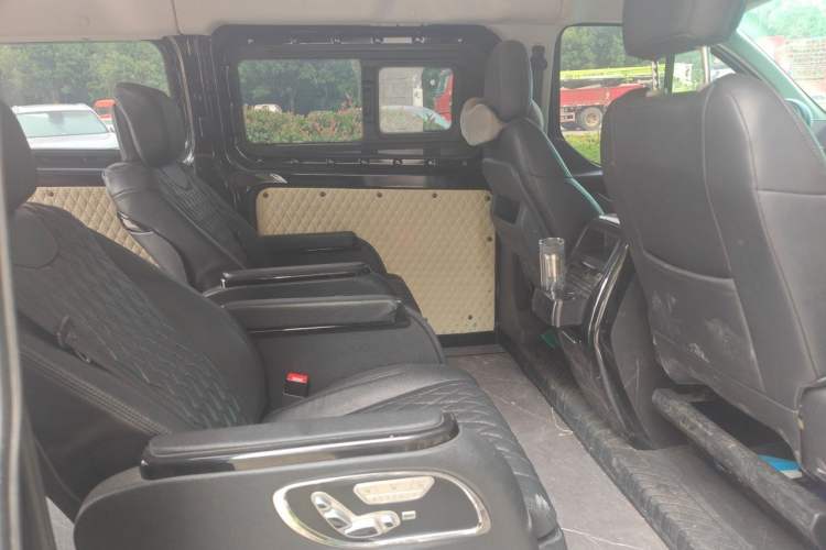 Used Ford Transit 2023 2.0T Diesel Automatic Multi-Purpose Commercial Vehicle Mid-Frame Mid-Roof 5/6 Seats Left Rear Seat