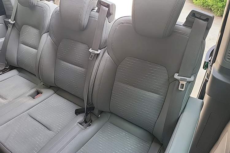 Used Ford Transit 2023 2.0T Diesel Automatic Commercial & Travel Model Mid-axle Medium Roof 7/8/9-Seater Left Rear Seat