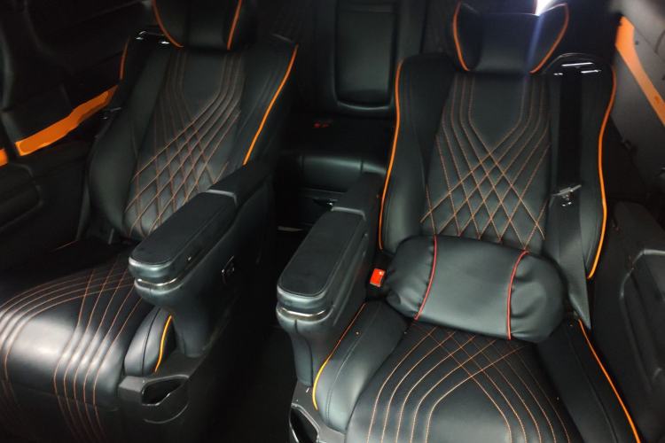 Used Ford Transit 2023 2.0T Diesel Automatic Commercial & Travel Version Mid-axle Low-roof Design 7/8/9-Seater Left Rear Seat