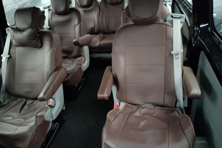 Used Ford Transit 2023 2.0T Gasoline Automatic Business & Travel Model Mid-axle Medium Roof 7/8/9-Seater Left Rear Seat