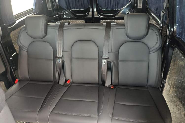 Used Ford Transit 2023 2.0T Diesel Automatic Multi-Function Commercial Vehicle Short Wheelbase Low Roof 5/6 Seats Left Rear Seat