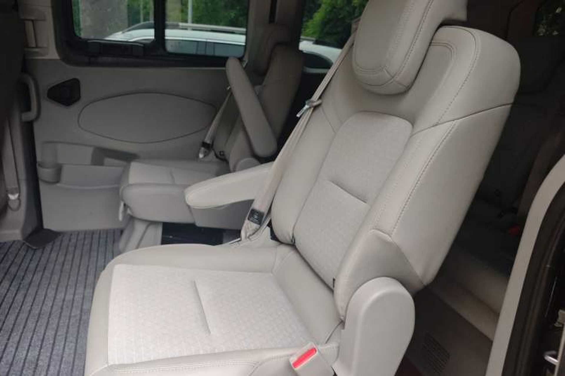Used Ford Transit 2023 2.0T Gasoline Automatic Business & Travel Short Wheelbase Low-Roof 7/8/9-Seater Left Rear Seat
