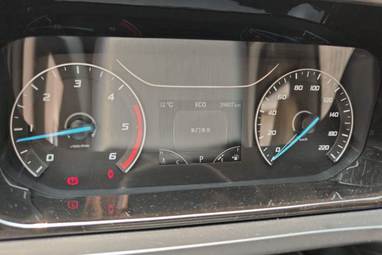 Used Ford Transit 2023 2.0T Diesel Automatic Commercial Van Short Wheelbase Low Roof—7/8/9-Seater Odometer Close Up