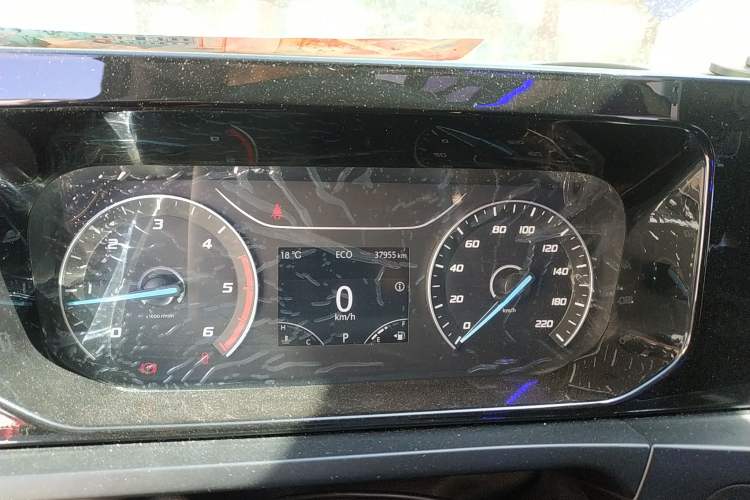 Used Ford Transit 2023 2.0T Diesel Automatic Multi-Purpose Commercial Vehicle Mid-Frame Mid-Roof 5/6 Seats Odometer Close Up