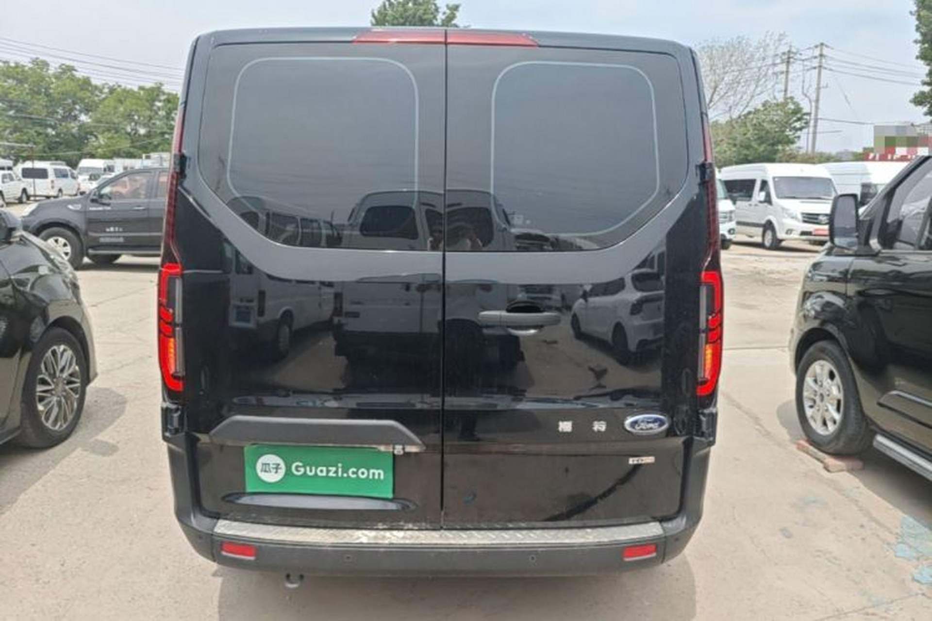 Used Ford Transit 2023 2.0T Diesel Automatic Multi-Function Commercial Vehicle Short Wheelbase Low Roof 5/6 Seats Rear
