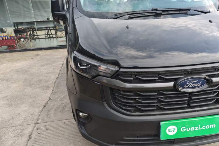 Used Ford Transit 2023 2.0T Gasoline Automatic Multi-Function Commercial Vehicle Short Wheelbase Low Roof 5/6 Seats Right Front Headlight