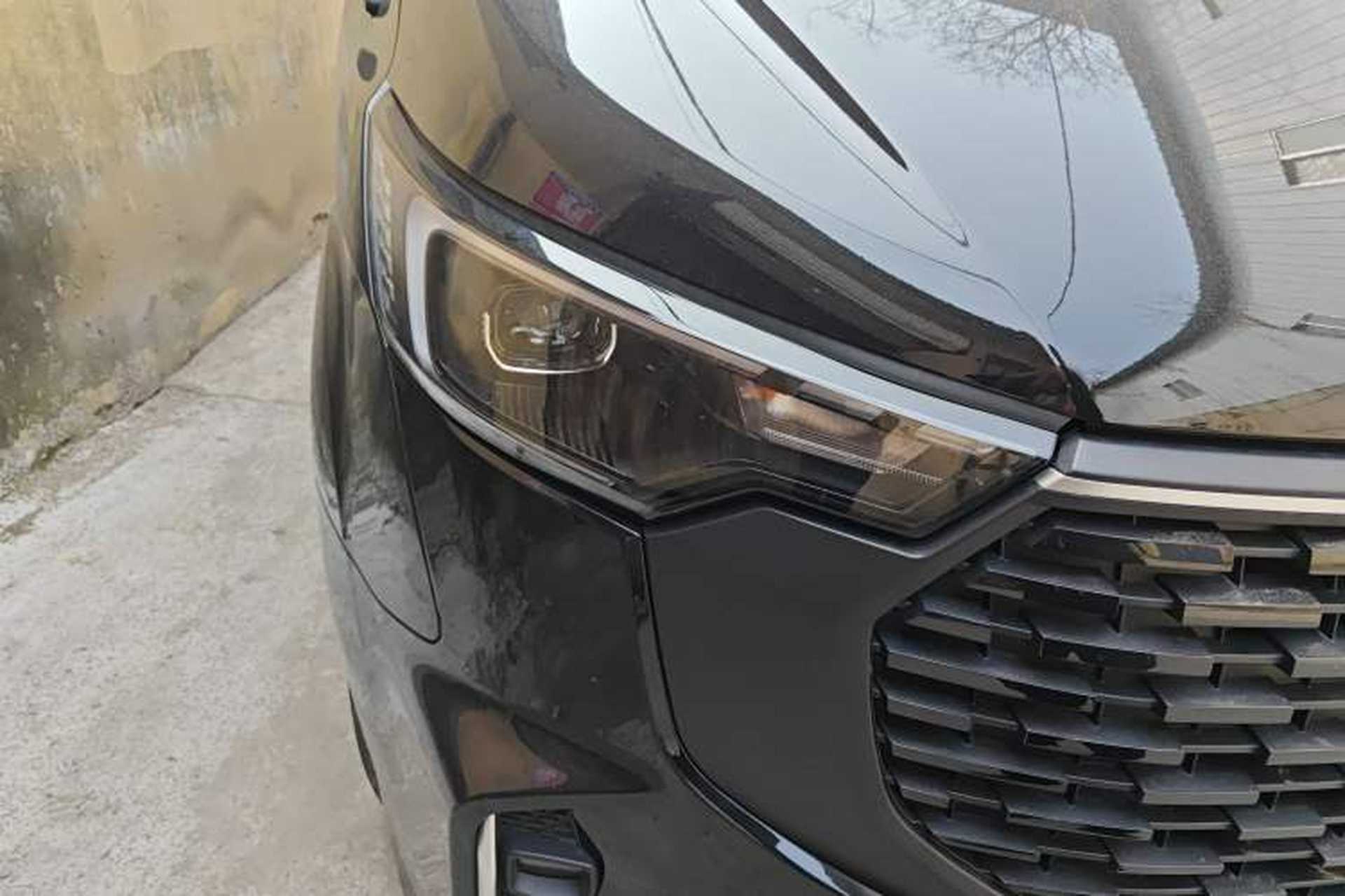 Used Ford Transit 2023 2.0T Diesel Automatic Commercial Van Short Wheelbase Low Roof—7/8/9-Seater Right Front Headlight