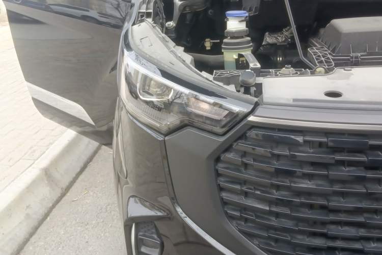 Used Ford Transit 2023 2.0T Gasoline Automatic Business & Travel Short Wheelbase Low-Roof 7/8/9-Seater Right Front Headlight