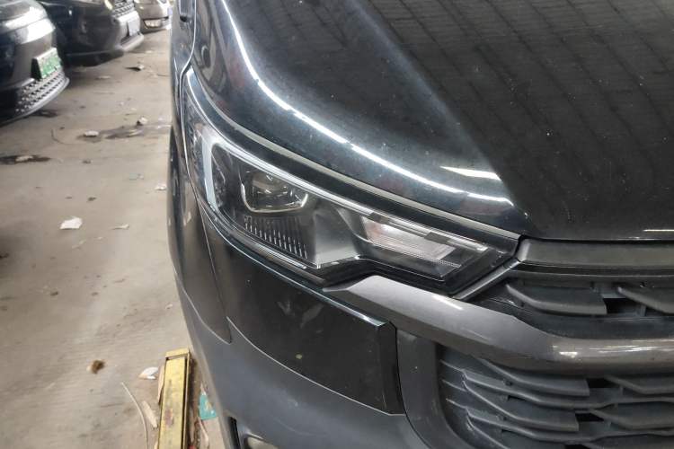 Used Ford Transit 2023 2.0T Gasoline Automatic Multi-Function Commercial Vehicle Mid-Drive Mid-Roof 5/6 Seats Right Front Headlight