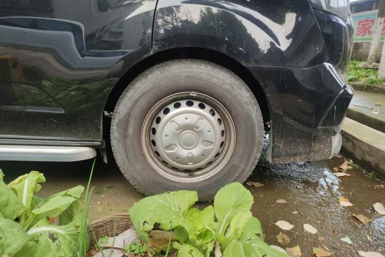 Used Ford Transit  Right Front Wheel Hub