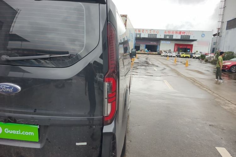 Used Ford Transit 2023 2.0T Gasoline Automatic Business & Travel Model Mid-axle Low-roof Design 7/8/9-Seater Right Rear Taillight