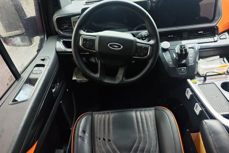 Used Ford Transit 2023 2.0T Diesel Automatic Commercial & Travel Version Mid-axle Low-roof Design 7/8/9-Seater Steering Wheel