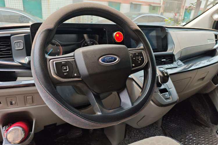 Used Ford Transit 2023 2.0T Diesel Automatic Commercial Van Short Wheelbase Low Roof—7/8/9-Seater Steering Wheel