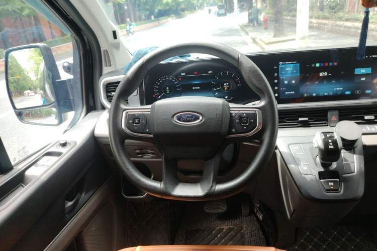 Used Ford Transit 2023 2.0T Gasoline Automatic Business & Travel Model Mid-axle Low-roof Design 7/8/9-Seater Steering Wheel