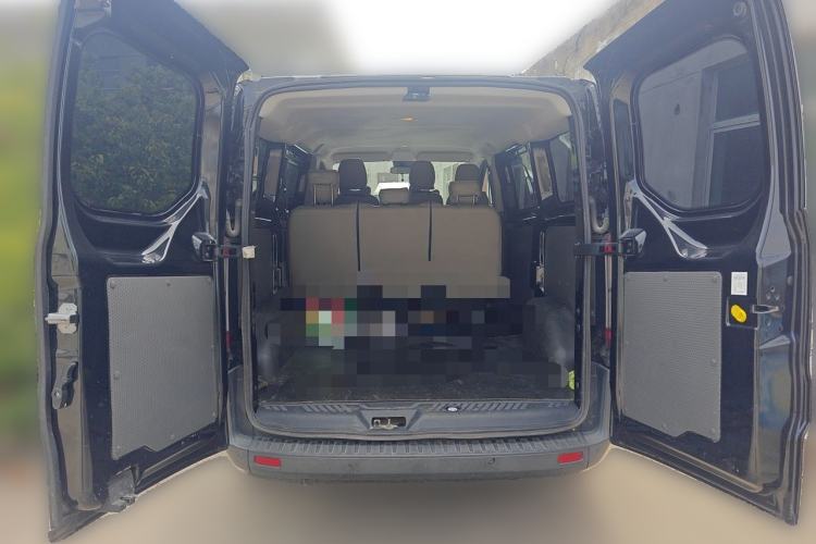 Used Ford Transit 2023 2.0T Diesel Manual Multifunction Commercial Vehicle Short Wheelbase Low Roof 5/6 Seats Trunk