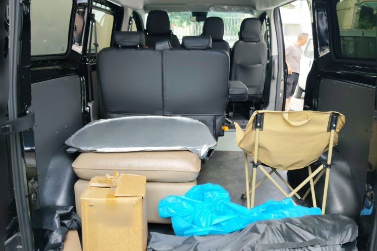 Used Ford Transit 2023 2.0T Diesel Manual Multifunction Commercial Vehicle Short Wheelbase Mid-Roof Design 5/6 Seats Trunk