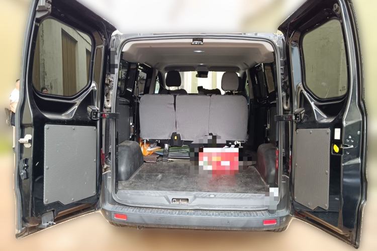 Used Ford Transit 2023 2.0T Diesel Manual Multifunction Commercial Vehicle Short Wheelbase Low Roof 5/6 Seats Trunk