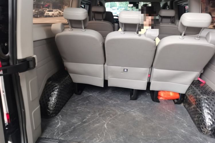 Used Ford Transit 2023 2.0T Diesel Automatic Commercial & Travel Model Mid-axle Medium Roof 7/8/9-Seater Trunk