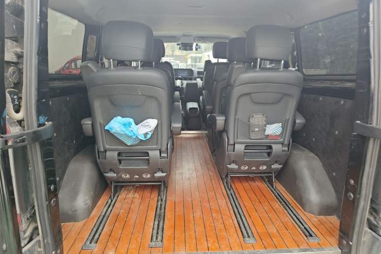 Used Ford Transit 2023 2.0T Diesel Manual Multifunction Commercial Vehicle Short Wheelbase Low Roof 5/6 Seats Trunk