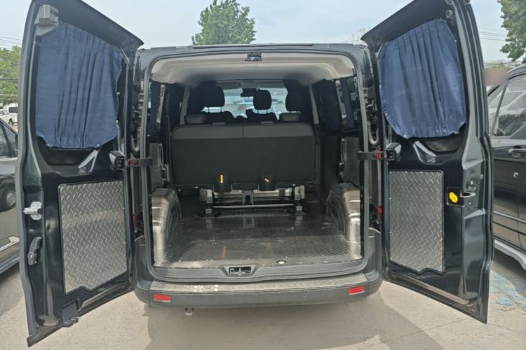 Used Ford Transit 2023 2.0T Diesel Automatic Multi-Function Commercial Vehicle Short Wheelbase Low Roof 5/6 Seats Trunk