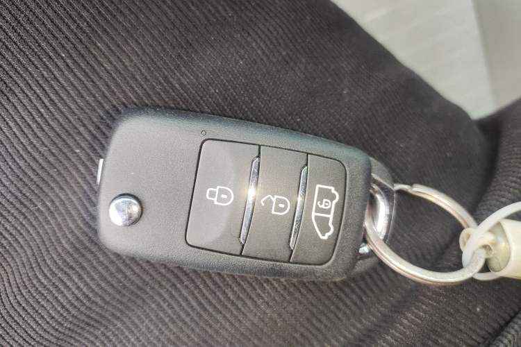 Used Ford Transit 2023 2.0T Diesel Automatic Commercial & Travel Version Mid-axle Low-roof Design 7/8/9-Seater Vehicle Key
