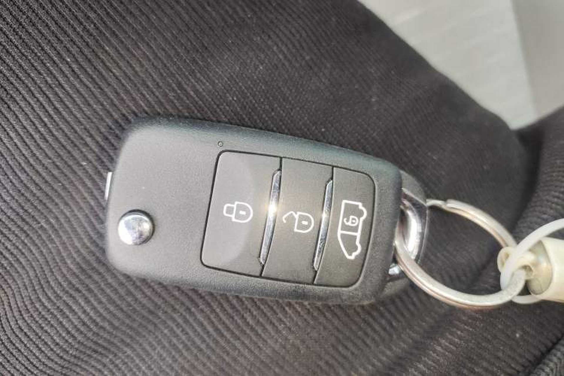 Used Ford Transit 2023 2.0T Diesel Automatic Commercial & Travel Version Mid-axle Low-roof Design 7/8/9-Seater Vehicle Key