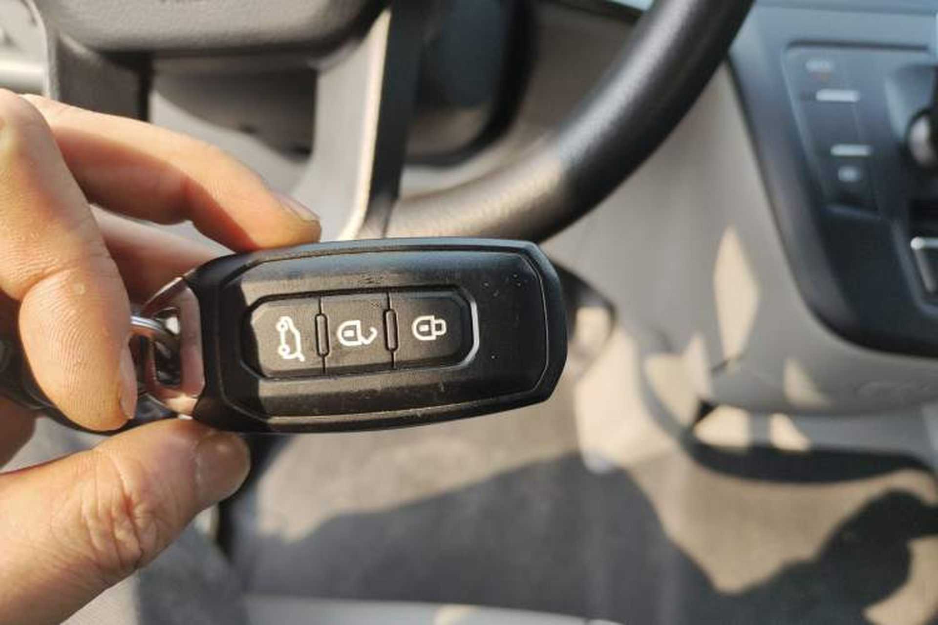 Used Ford Transit 2023 2.0T Gasoline Automatic Business & Travel Model Mid-axle Low-roof Design 7/8/9-Seater Vehicle Key