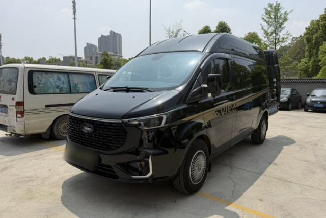 Used Ford Transit 2023 2.0T Diesel Automatic Commercial & Travel Model Mid-axle Medium Roof 7/8/9-Seater