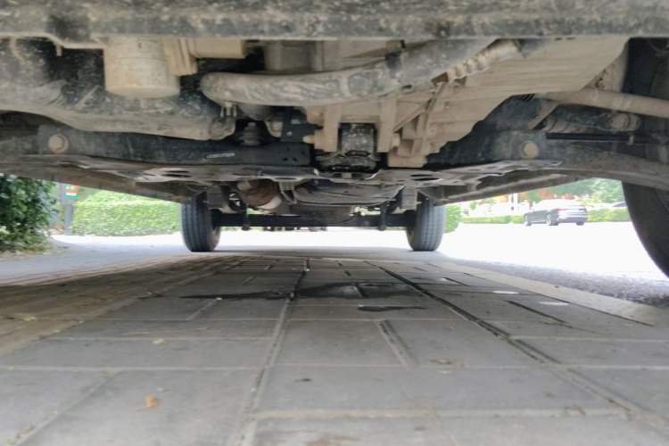 Used Ford Transit 2023 2.0T Diesel Manual Commercial & Travel Version Mid-axle Medium Roof 7/8/9-Seater Chassis Front