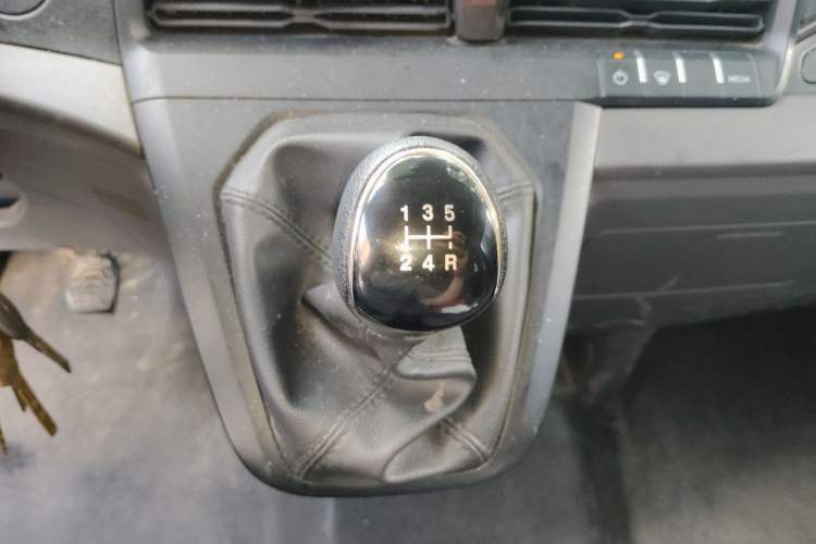Used Ford Transit 2023 2.0T Diesel Manual Commercial & Travel Version Mid-axle Medium Roof 7/8/9-Seater Gear Lever