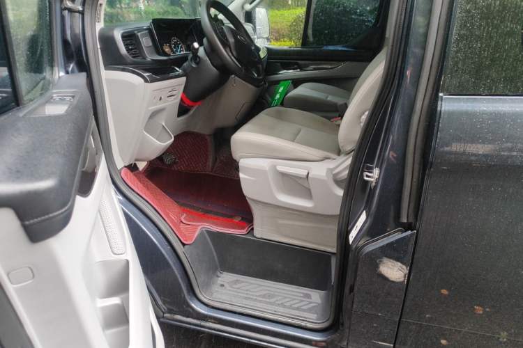 Used Ford Transit 2023 2.0T Gasoline Automatic Business & Travel Model Mid-axle Low-roof Design 7/8/9-Seater Left Front Seat