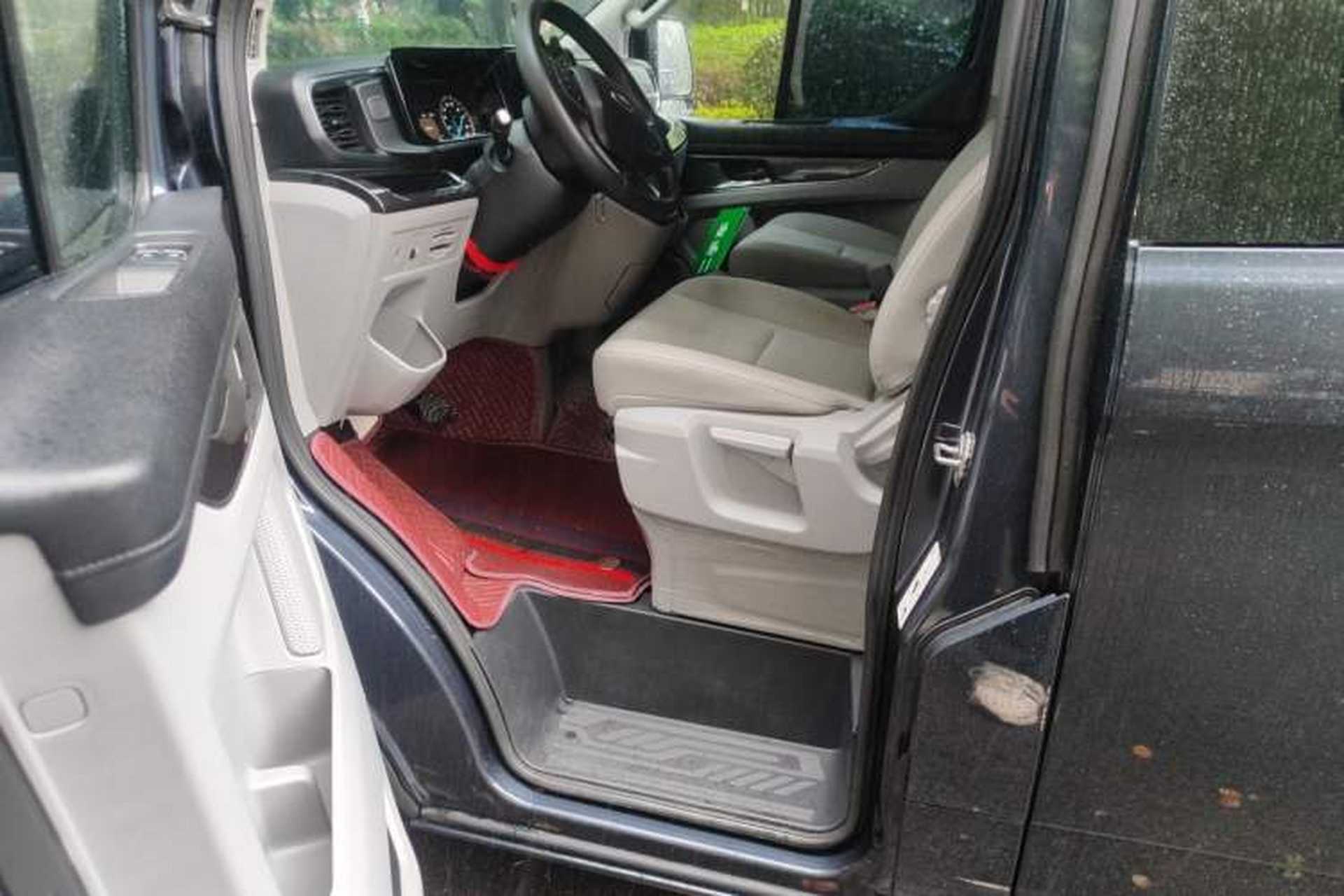 Used Ford Transit 2023 2.0T Gasoline Automatic Business & Travel Model Mid-axle Low-roof Design 7/8/9-Seater Left Front Seat