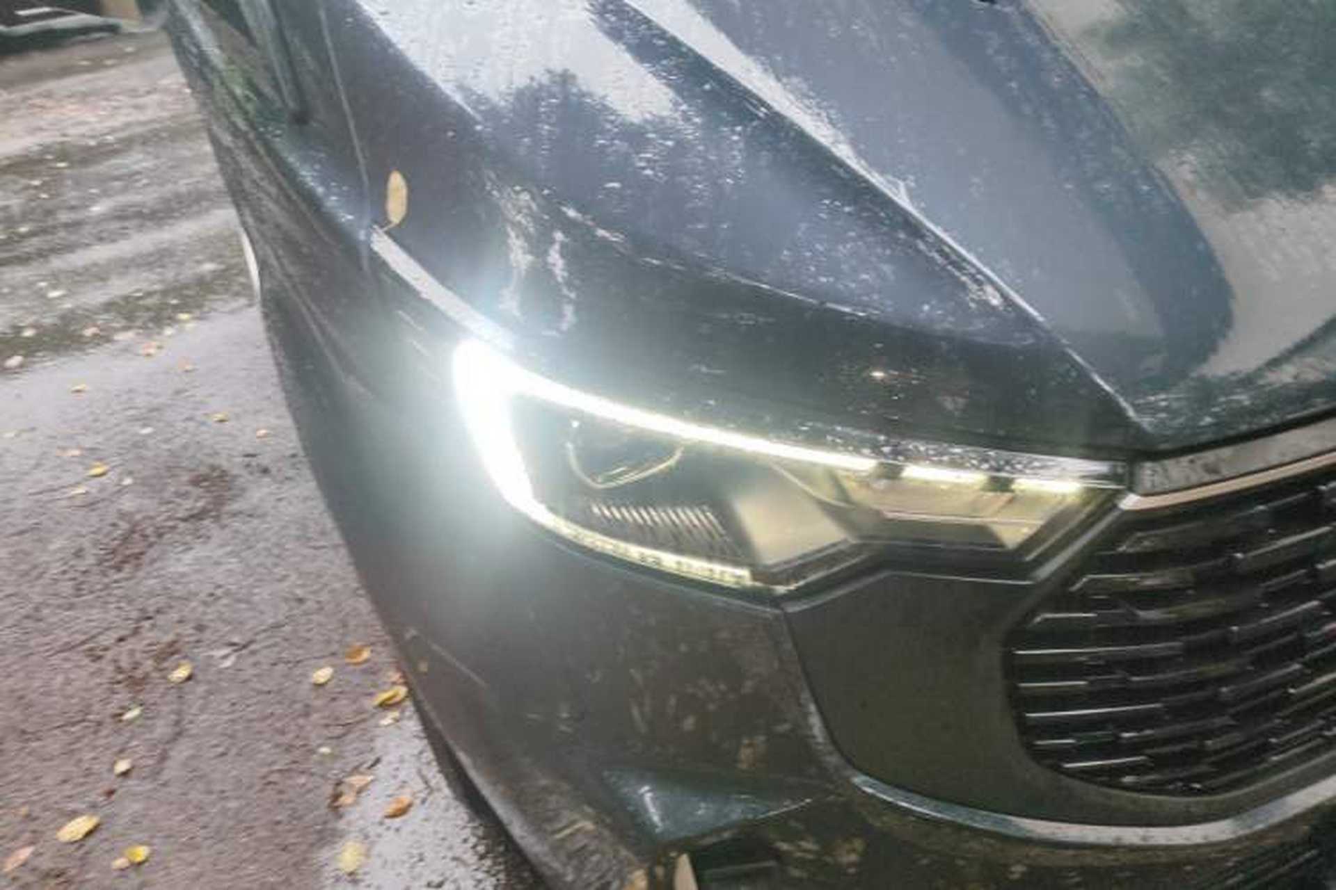 Used Ford Transit 2023 2.0T Gasoline Automatic Business & Travel Model Mid-axle Low-roof Design 7/8/9-Seater Right Front Headlight