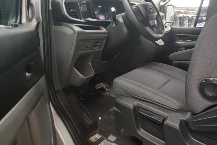 Used Ford Transit 2023 2.0T Gasoline Automatic Multi-Function Commercial Vehicle Short Wheelbase Mid-Roof Design 5/6 Seats Left Front Seat