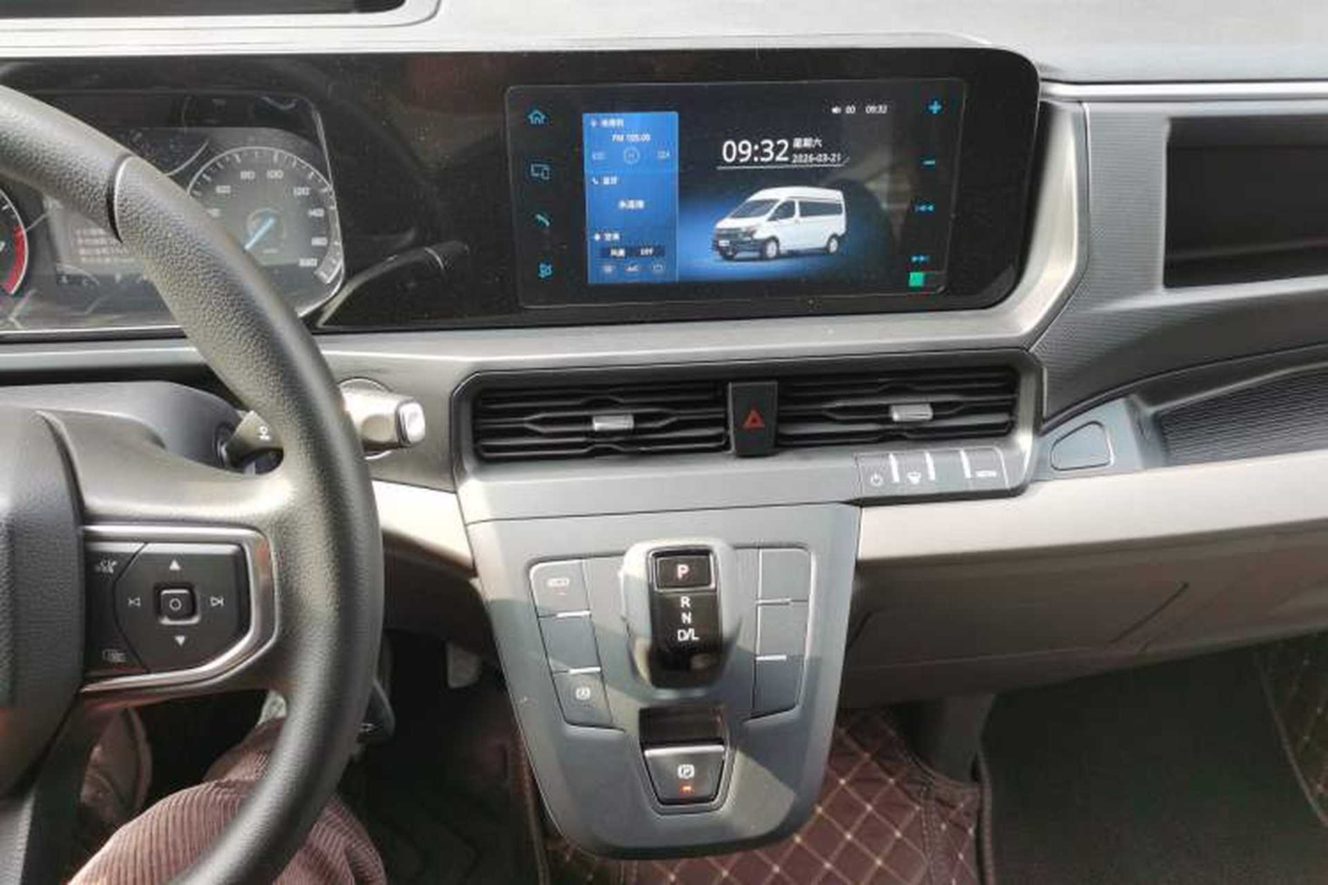 Used Ford Transit 2023 2.0T Gasoline Automatic Multi-Function Commercial Vehicle Short Wheelbase Mid-Roof Design 5/6 Seats Audio And AC Panel