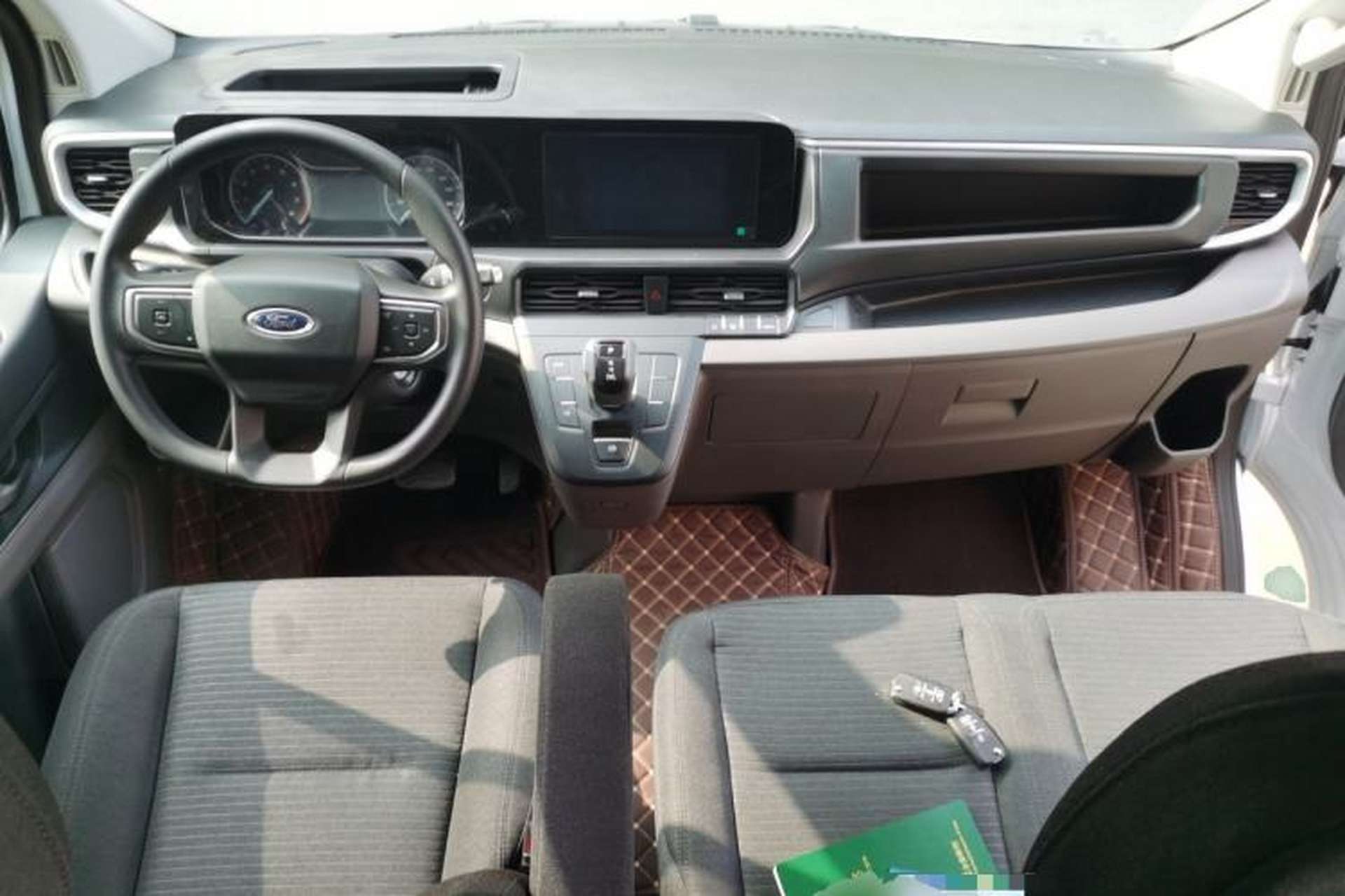 Used Ford Transit 2023 2.0T Gasoline Automatic Multi-Function Commercial Vehicle Short Wheelbase Mid-Roof Design 5/6 Seats Center Console