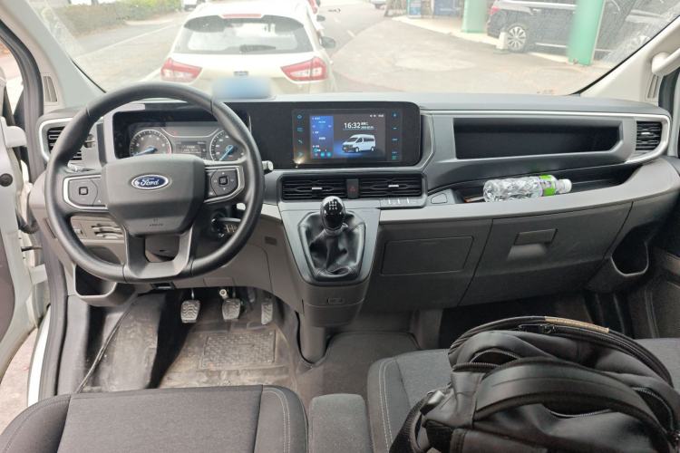 Used Ford Transit 2023 2.0T Gasoline Manual Multifunction Commercial Vehicle Short Wheelbase Low Roof 5/6 Seats Center Console