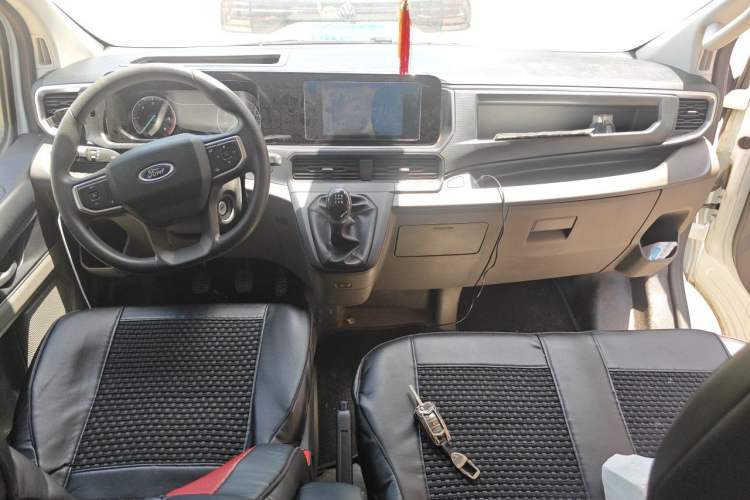Used Ford Transit 2023 2.0T Diesel Manual Multifunction Commercial Vehicle Short Wheelbase Mid-Roof Design 5/6 Seats Center Console