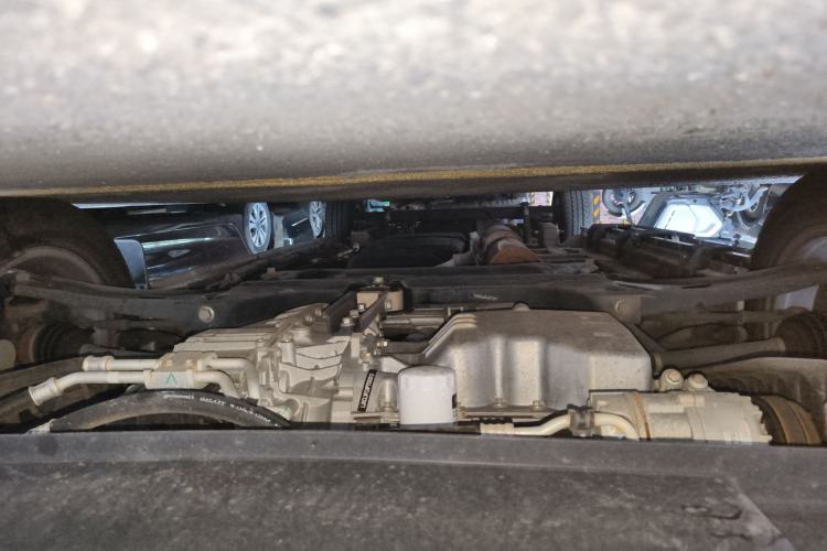 Used Ford Transit 2023 2.0T Gasoline Automatic Business & Travel Model Mid-axle Low-roof Design 7/8/9-Seater Chassis Front
