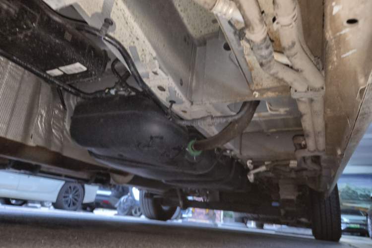 Used Ford Transit 2023 2.0T Gasoline Automatic Business & Travel Model Mid-axle Low-roof Design 7/8/9-Seater Chassis Front Left