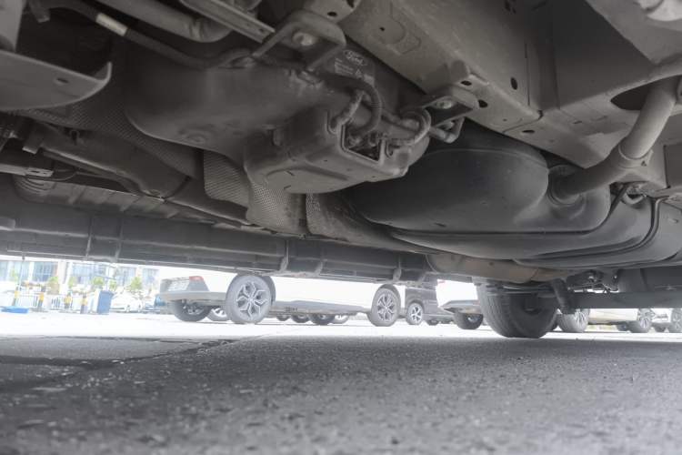 Used Ford Transit 2023 2.0T Diesel Automatic Commercial & Travel Model Mid-axle Medium Roof 7/8/9-Seater Chassis Front Left