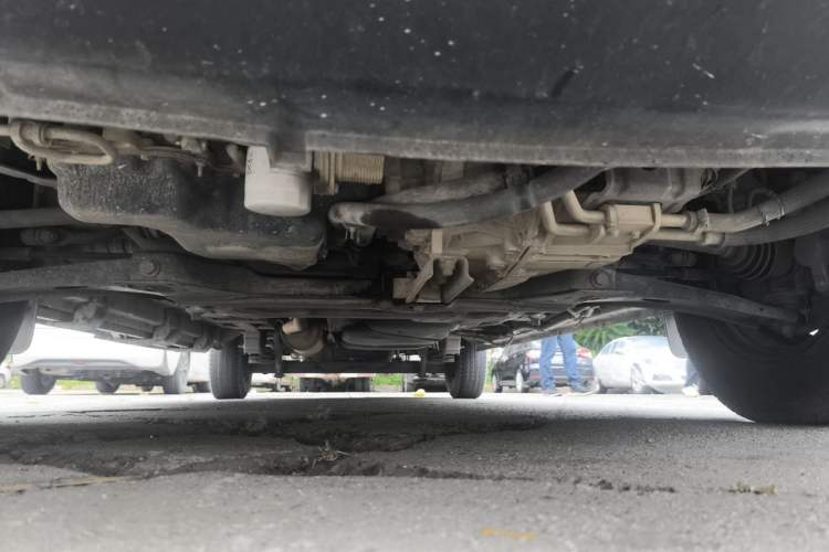 Used Ford Transit 2023 2.0T Diesel Automatic Commercial & Travel Model Mid-axle Medium Roof 7/8/9-Seater Chassis Front