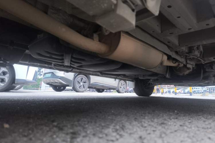 Used Ford Transit 2023 2.0T Diesel Automatic Commercial & Travel Model Mid-axle Medium Roof 7/8/9-Seater Chassis Rear Right