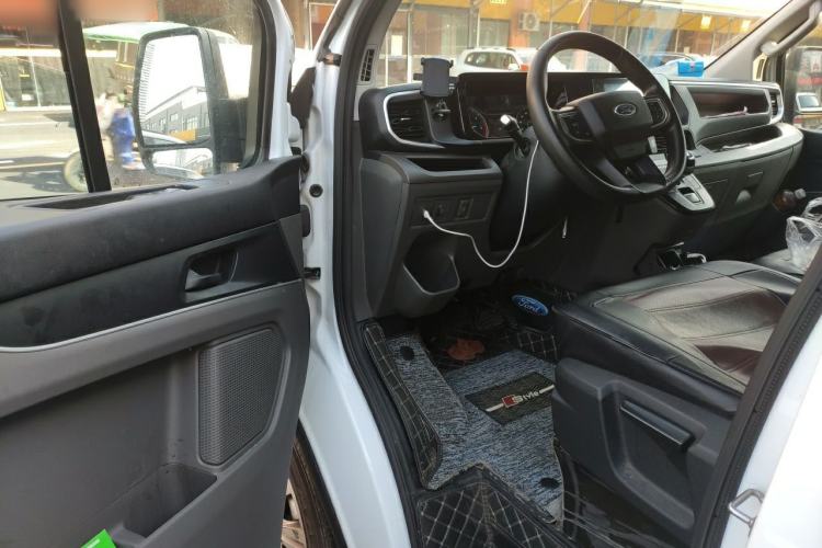 Used Ford Transit 2023 2.0T Diesel Automatic Multi-Function Commercial Vehicle Mid-Axle Low-Roof Design 5/6 Seats Driver Seat