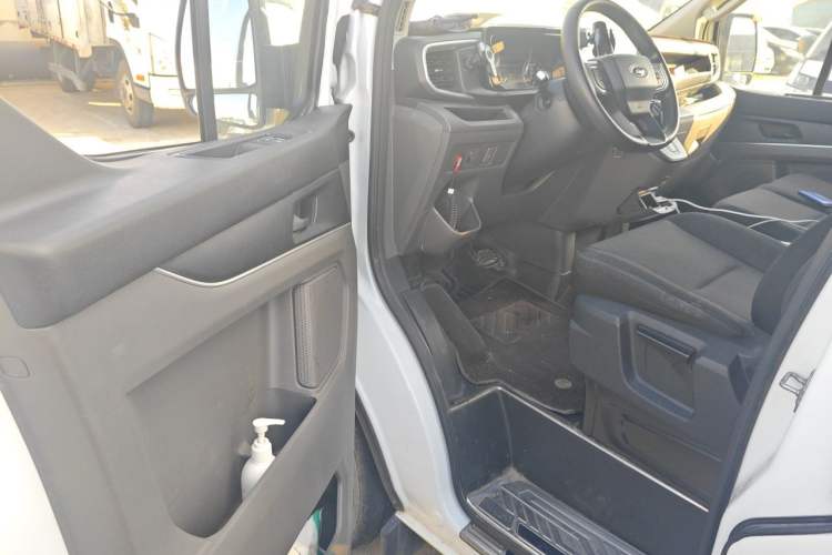 Used Ford Transit 2023 2.0T Diesel Automatic Multi-Function Commercial Vehicle Short Wheelbase Low Roof 5/6 Seats Driver Seat