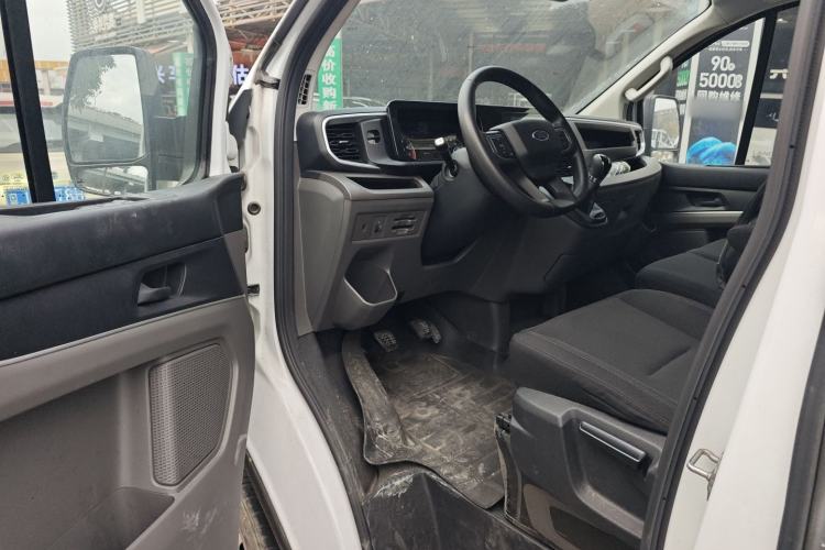 Used Ford Transit 2023 2.0T Gasoline Manual Multifunction Commercial Vehicle Short Wheelbase Low Roof 5/6 Seats Driver Seat
