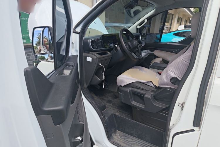 Used Ford Transit 2023 2.0T Diesel Manual Multifunction Commercial Vehicle Short Wheelbase Mid-Roof Design 5/6 Seats Driver Seat